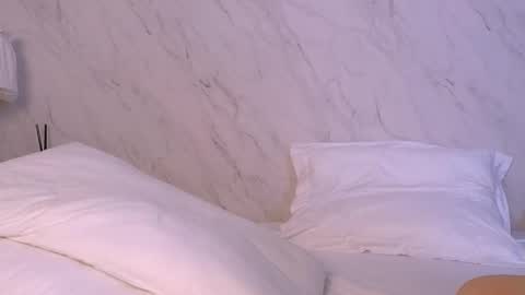 lola_lewis online show from September 15, 1:18 am