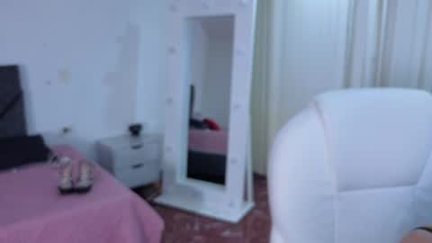 Lola  online show from May 19, 2:13 pm