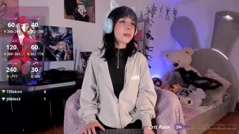 Snapshot of lolaa_bunnyy chatting on October 21, 2:05 am Lola Bunny online show from October 21, 2:05 am