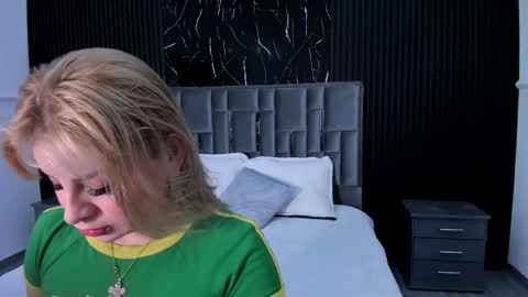 Lola Angel online show from February 2, 7:54 pm