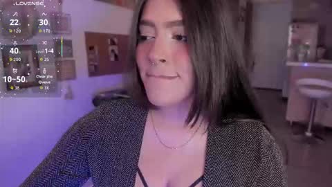 lolaasmith_21 online show from October 24, 8:42 pm