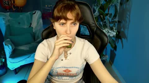 Snapshot of lolaasmus chatting on October 23, 6:15 am I consider myself the god Loki but life just calls me LOL online show from October 23, 6:15 am