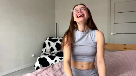 lolaatate online show from March 24, 5:02 am