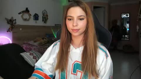 Lola doll online show from July 13, 7:39 pm