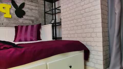 Lola online show from December 20, 7:32 pm