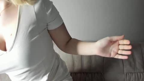 lollove24 online show from March 12, 8:09 pm