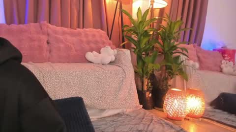 Lolly  online show from June 16, 3:43 am