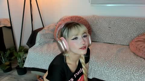 Lolly online show from April 5, 2:19 am