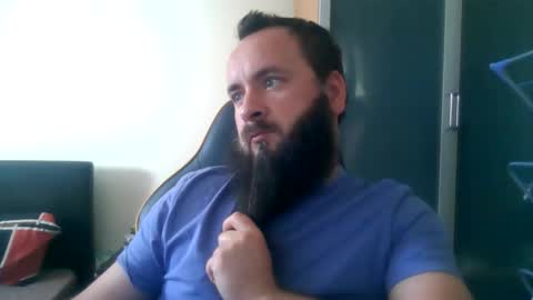 london_man1988 online show from May 30, 9:30 am