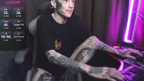 Snapshot of lone1ycrystal chatting on January 10, 8:37 pm Chris online show from January 10, 8:37 pm