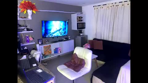 lone_wolf_3x online show from May 30, 8:13 am