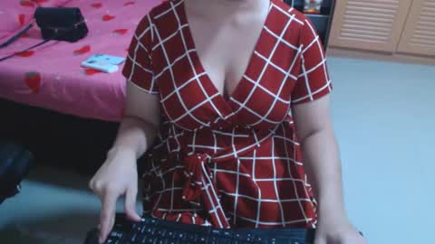 Snapshot of longasiansausage chatting on October 17, 1:59 pm TOPwithEXTRABiG online show from October 17, 1:59 pm