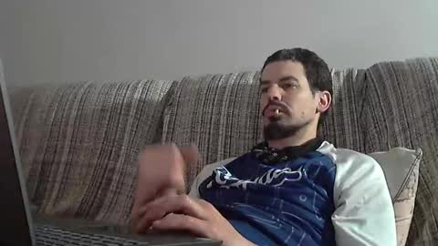 Snapshot of longnight5 chatting on February 21, 4:16 pm Alejandro Rulitos Twitter longnight55 Intagram 5longnight5 online show from February 21, 4:16 pm