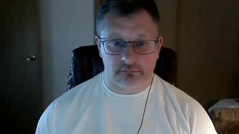 Snapshot of lookin75 chatting on October 7, 2:29 am lookin75 online show from October 7, 2:29 am