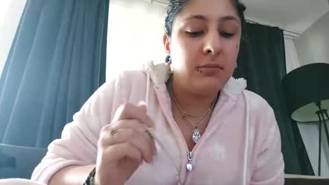 loolaunshaved online show from October 16, 10:59 am