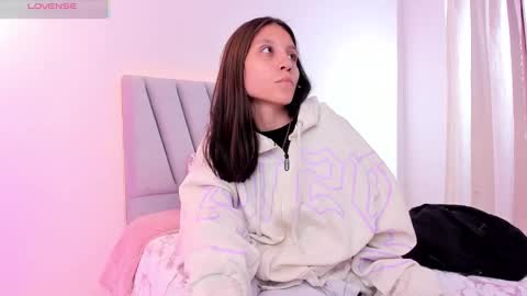 Loly online show from October 27, 1:33 pm