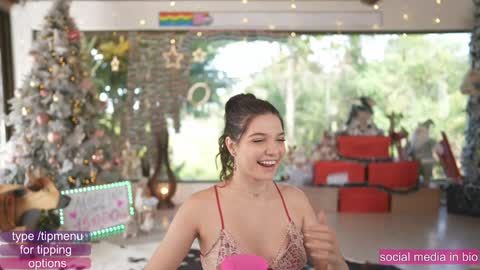 Snapshot of loollypop24 chatting on December 10, 5:44 pm Chaturbatexxjessica online show from December 10, 5:44 pm