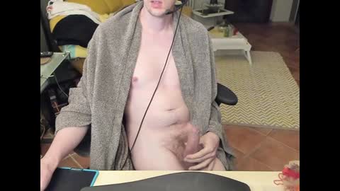 Snapshot of loomie chatting on January 5, 6:13 pm loomie online show from January 5, 6:13 pm