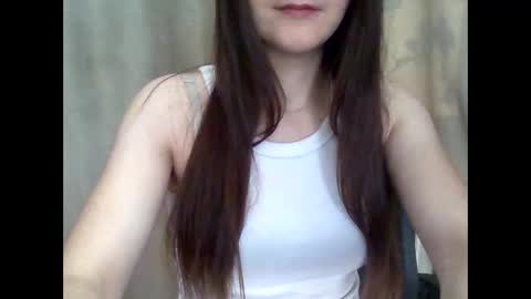 lora23s online show from October 25, 7:30 am