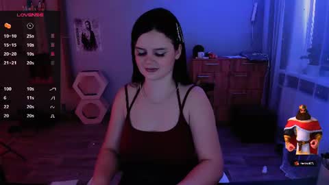 Lora Cain online show from June 26, 1:49 pm