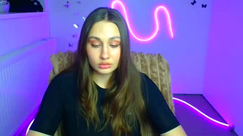 Lora online show from March 11, 12:30 pm