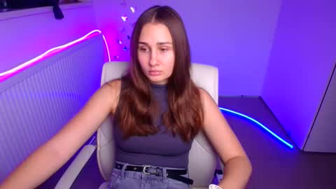 Snapshot of lora_kisses chatting on October 25, 5:51 am Lora online show from October 25, 5:51 am