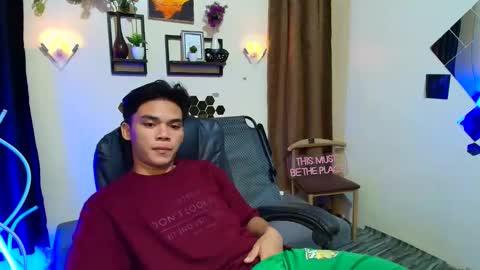 lord_hotasian online show from March 8, 1:48 pm