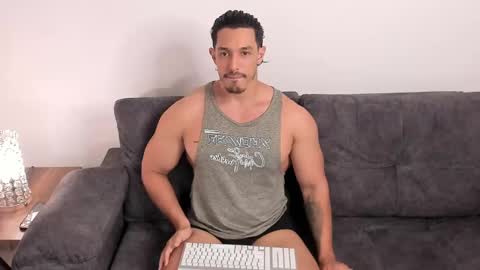 Snapshot of lorenzo_ferrec chatting on February 13, 1:40 am Lorenzo F online show from February 13, 1:40 am