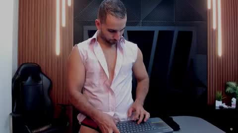  L O R E N Z O  Thumbs Up help  online show from September 23, 6:36 pm