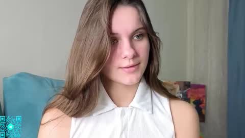 Chloe for Fan BlackHole online show from November 3, 5:25 pm