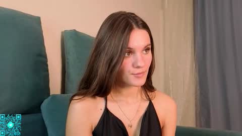 Chloe for Fan BlackHole online show from September 22, 6:45 pm