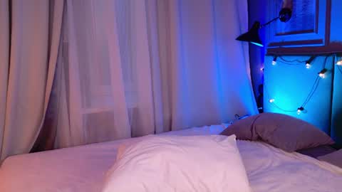 Lori online show from June 19, 7:31 pm