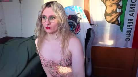 Lori -----------------------------------    online show from February 7, 1:14 pm