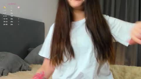 Mia online show from October 24, 2:07 pm