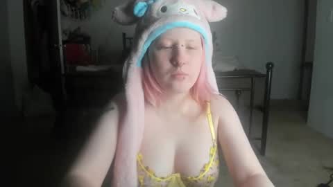 Lori Critter online show from March 4, 1:12 am