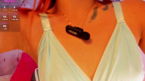 Snapshot of lorraine_28 chatting on September 25, 9:22 pm  Soy Lorena  online show from September 25, 9:22 pm