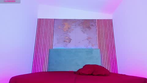 Snapshot of lorraine_28 chatting on January 28, 10:34 pm  Soy Lorena  online show from January 28, 10:34 pm