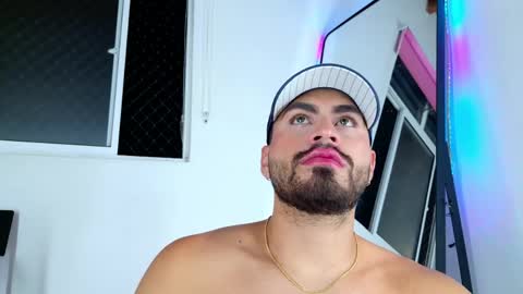 JUAN  JUAN online show from May 17, 9:18 am