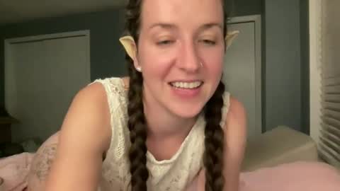 lothlori online show from March 15, 1:21 am