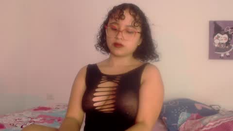 lou_cuteee online show from February 7, 3:13 am