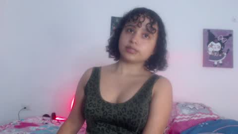 lou_cuteee online show from February 6, 4:10 am