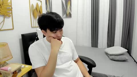 Kylie online show from April 15, 10:51 am