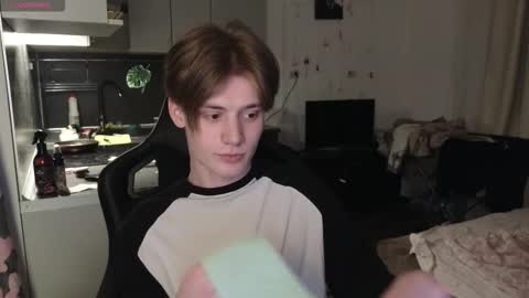 louie_evans online show from March 2, 7:09 pm