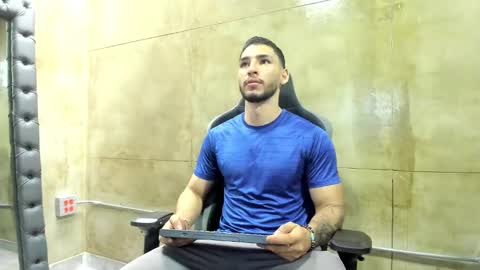 Louis online show from March 4, 7:11 pm