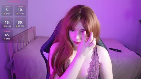 Louise Stec online show from February 1, 4:11 pm