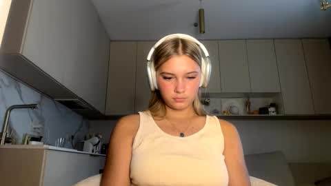 Eliza online show from February 21, 1:25 pm