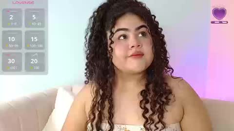 lourdes_moon22 online show from January 10, 1:05 pm