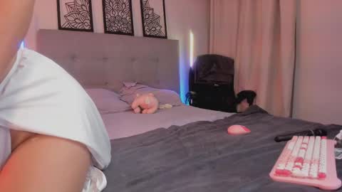 Lourrein Stoun   Independiente online show from January 16, 11:58 pm