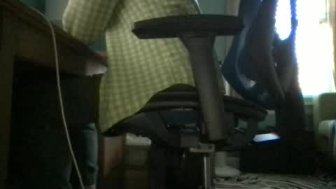 Love to suck cock.... online show from October 31, 1:44 pm