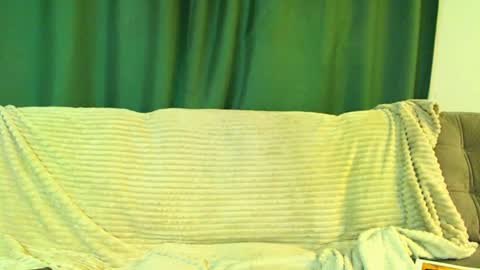 Cute face online show from February 8, 6:39 am